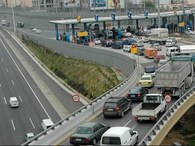 Σύγκρουση οχημάτων στην Αττική Οδό